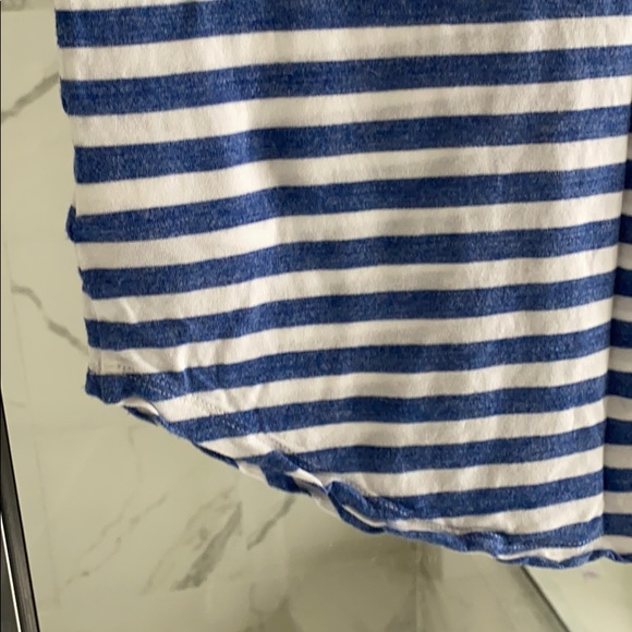 Gap Tee(6) - Picture 6 of 6